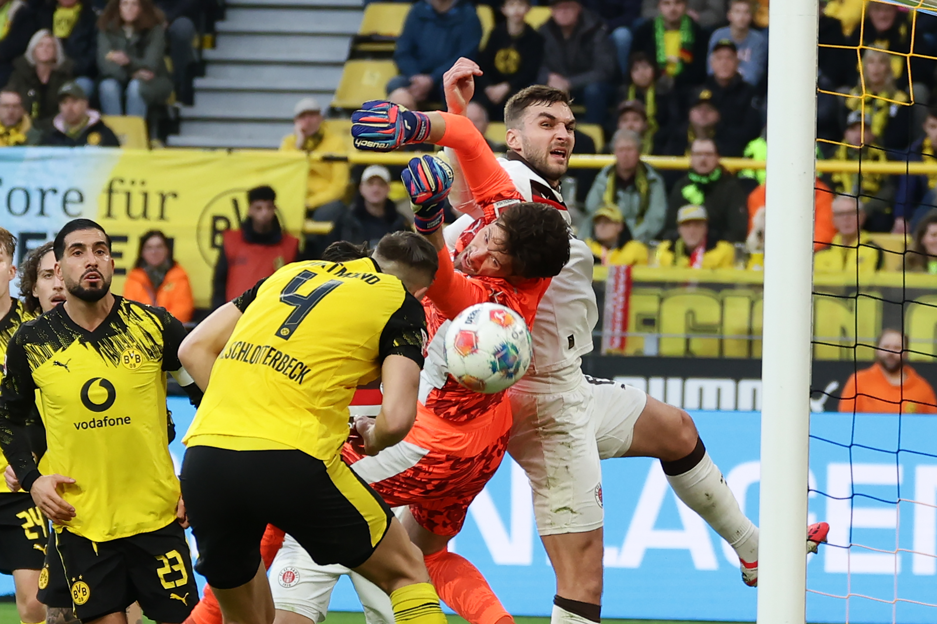 关于多特蒙德德甲战胜柏林联合罗伊斯精准点射的信息